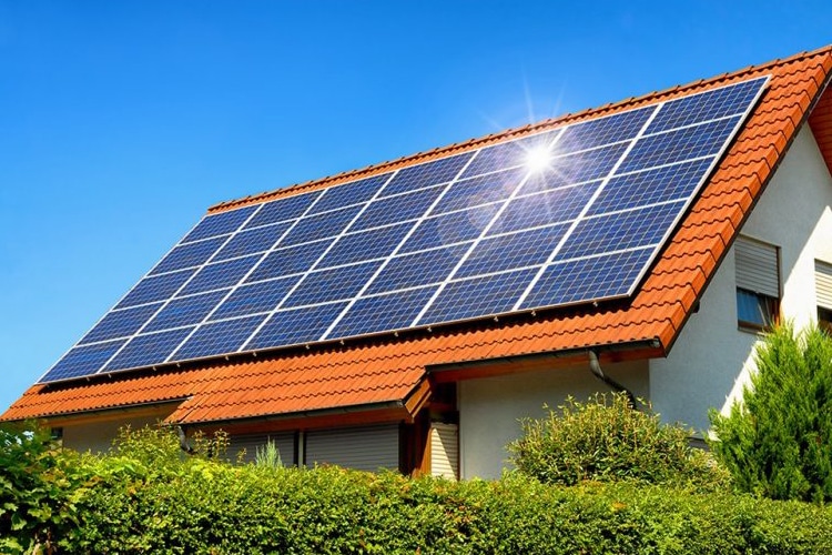 Leia mais sobre o artigo Sustentabilidade e meio ambiente: como funciona a utilização da energia solar nas residências?